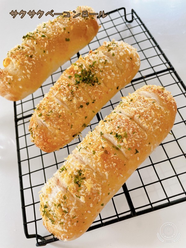 ベーコンの塩気と、パン粉のサクサク感が癖になるおつまみパン