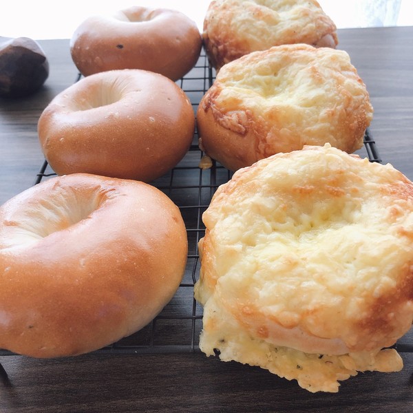 枝豆チーズ＆チョコチップベーグル