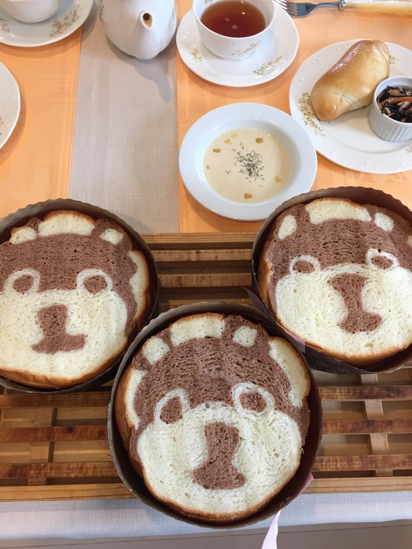 お教室の試食風景。干支パン。戌年。