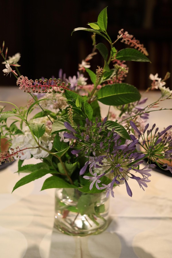 季節の花々を設える