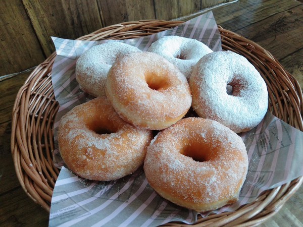 砂糖もバターもちょっとだけ。ふわふわ〜な絶品ドーナツです！