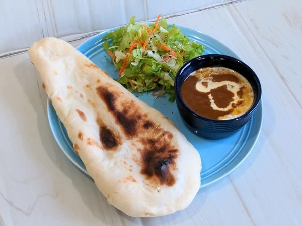 もちふわサクッ！お店みたいな本格ナンでカレーランチ。