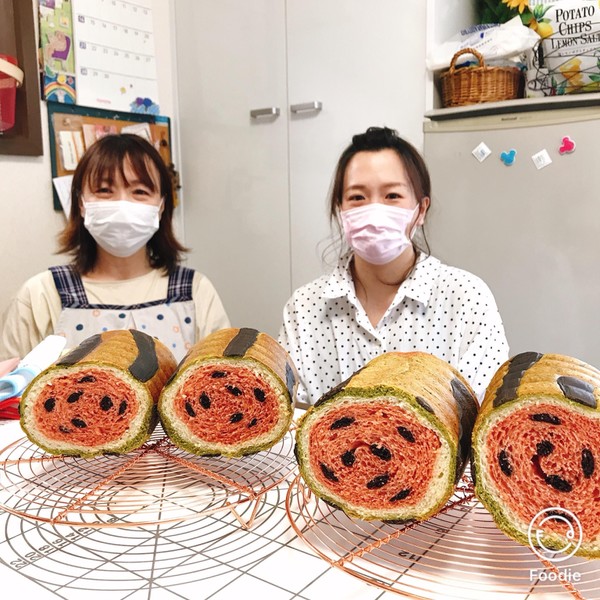 焼き上がりのドキドキワクワクのデコ食パンをご一緒に