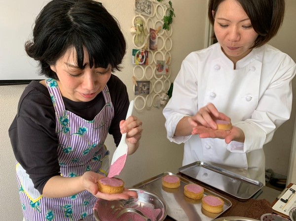 おしゃべりの後は楽しくお菓子作り♥️
