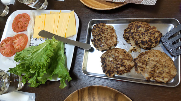 春休み親子パン教室/ハンバーガー作り　パティを焼いて組立て