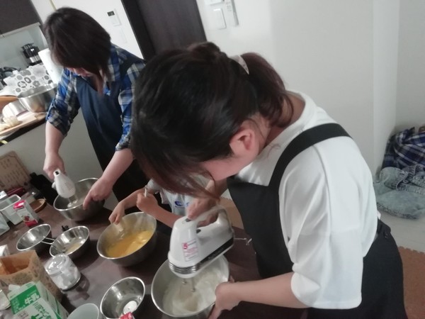 みんな真剣です！！でも結構笑いながらやってます♥