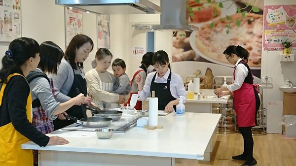 外部での料理教室講師もしています。