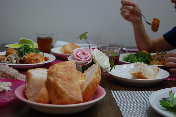 レッスンのあとはおしゃべりしながらお食事を。