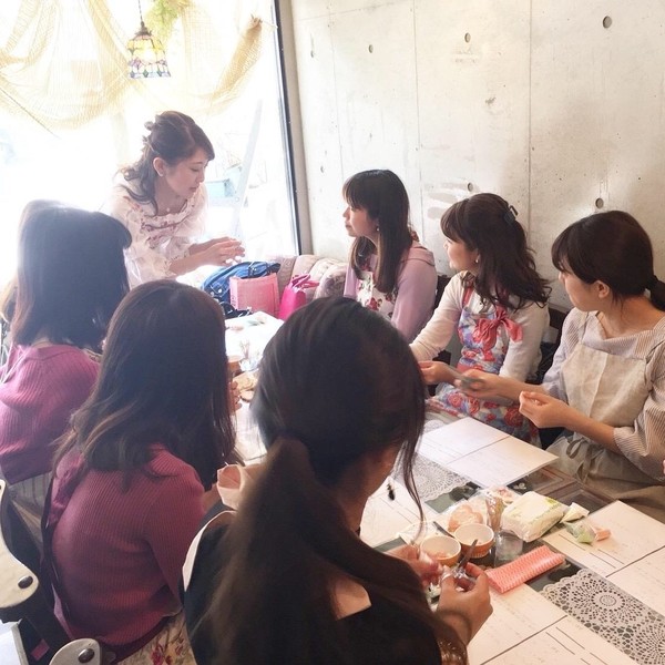 中目黒の花カフェにてレッスンを行いました♪会話も弾みます
