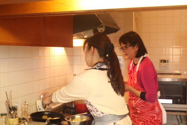 生徒様へ丁寧にご指導しています