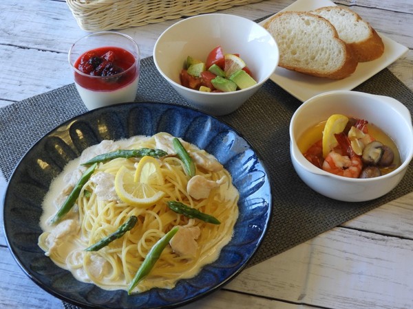 夏にピッタリ爽やかレモンクリームパスタ
