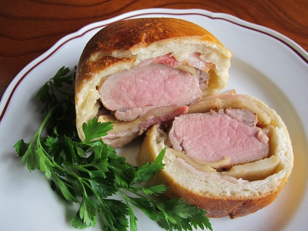 豚フィレのパン包み焼き