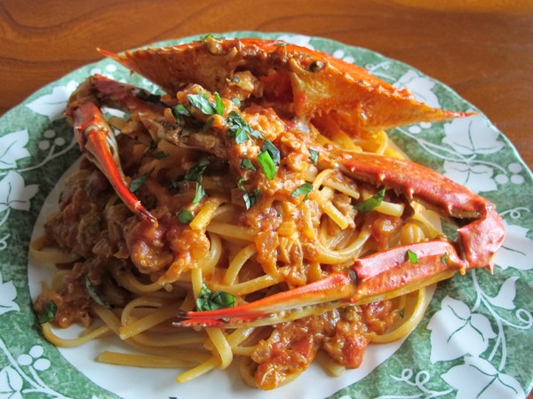 渡り蟹のトマトクリームパスタ