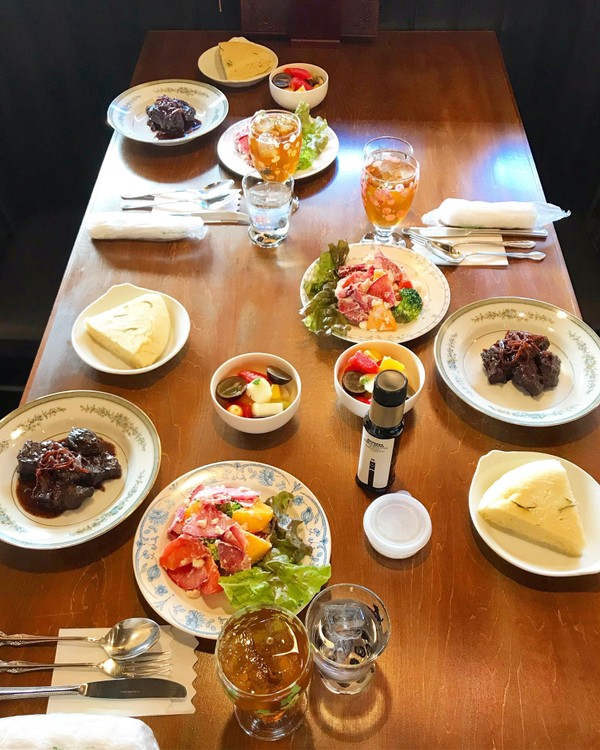 フライパンdeフォカッチャと、牛ほほ肉の赤ワイン煮込み