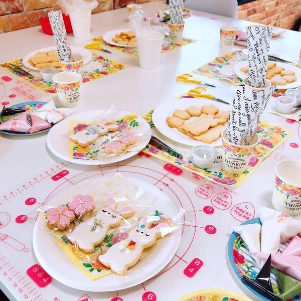 春のアイシングクッキーイベントレッスン風景