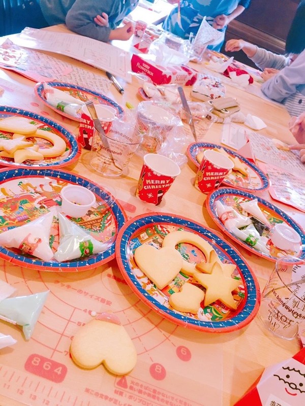 クリスマスアイシングクッキーイベントレッスン風景