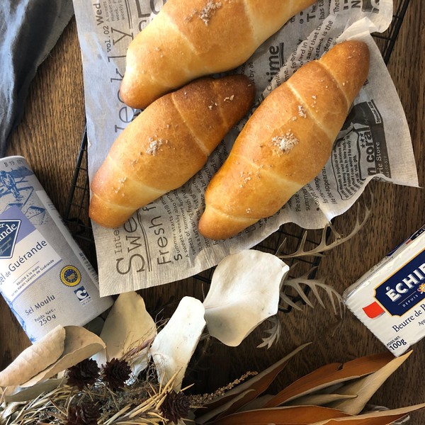 体験レッスンメニューの「こだわりの塩パン」です♩