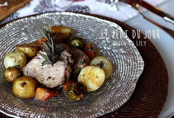 Staubの鍋でポークのポット・ロースト　ハーブの香りで