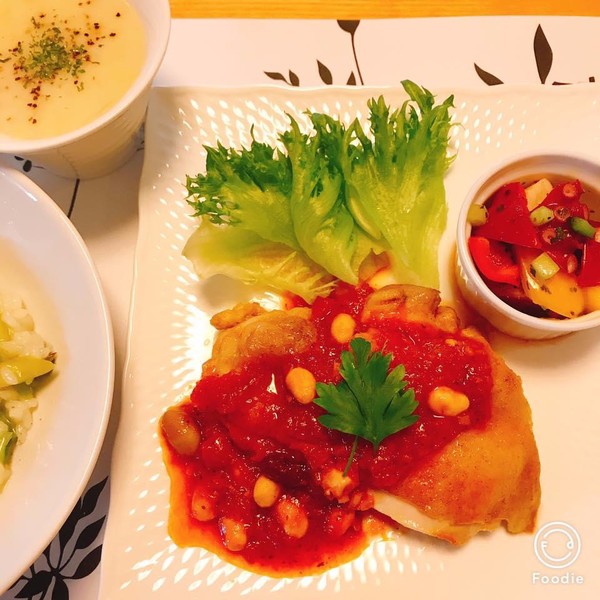 チキンソテー　ヘルシーなトマトソースで。