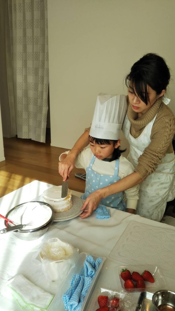 【親子クリスマスケーキレッスン】一緒に本格ナッペ🎂