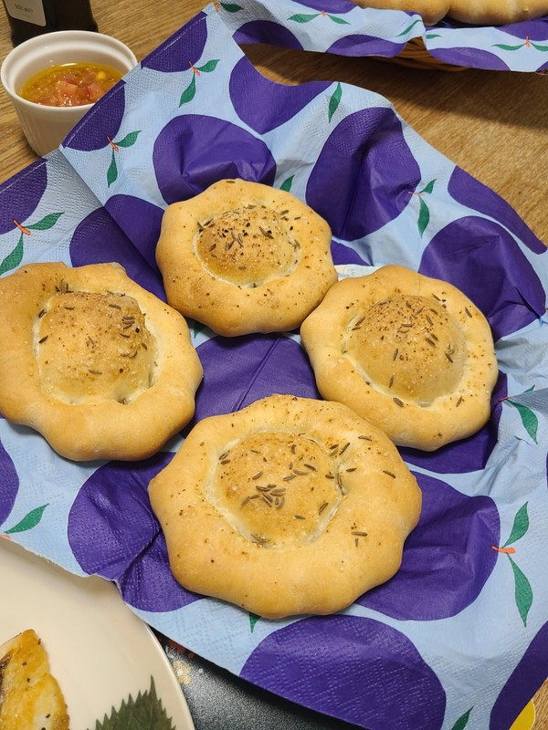 塩味がきいておつまみにもGOODなパン