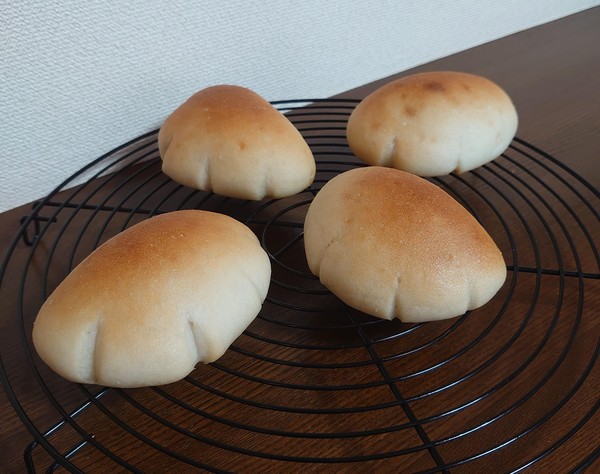 グーの手のクリームパン