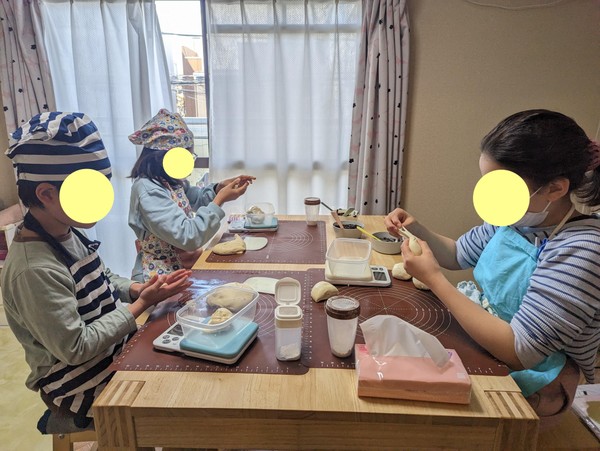 こどもパンくらぶの様子です。