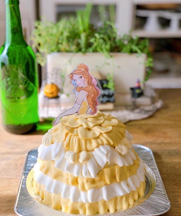5歳になる女の子用に頼まれて作ったケーキです。