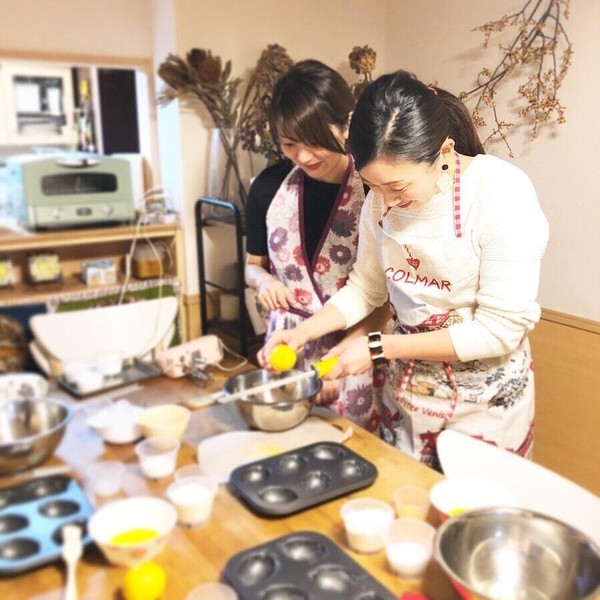 レモンケーキレッスン中の生徒さんのご様子。