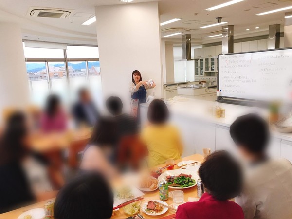 交流会デザートのデモ