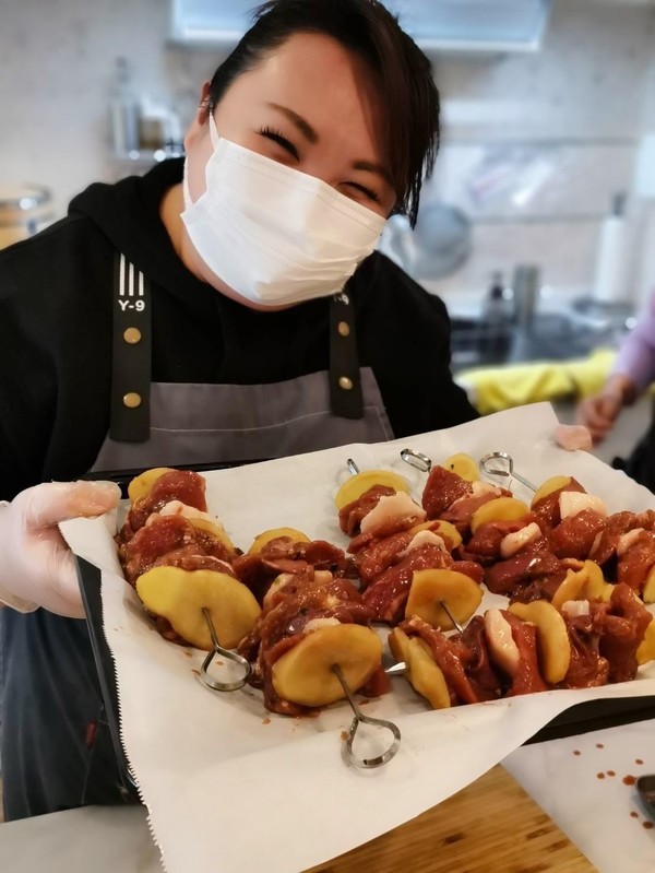 香港の串焼きをいかがですか？
メニュー：香港文化遺産金銭鶏
