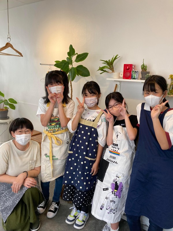 6回コース参加者様たちと。
キラキラの笑顔がすてき！