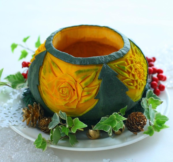 🎄ツリーとお花を彫ったカボチャの器