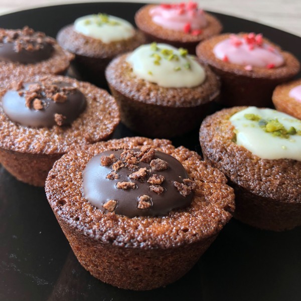3種類のフィナンシェ(チョコ・抹茶・苺)