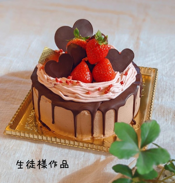 生徒様のご希望に合わせてデコレーションしてます。