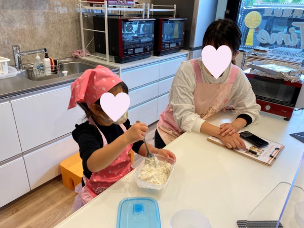 親子で仲良く作ります♪