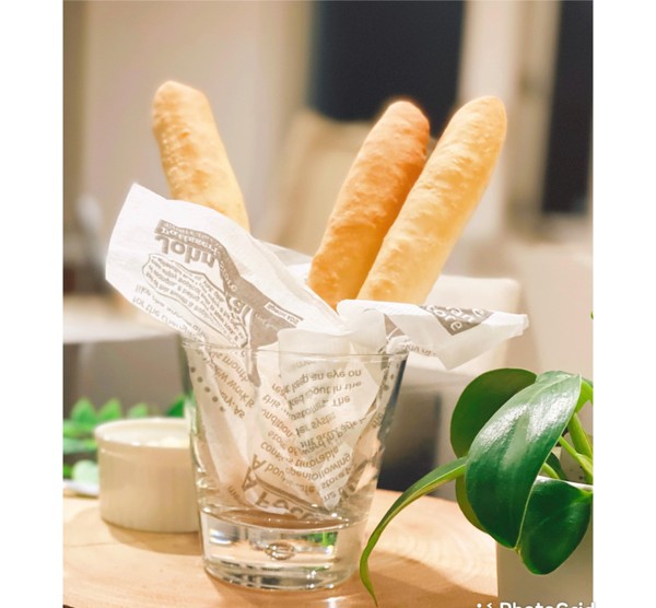 スティックパン　お好きなディップで召し上がれ〜