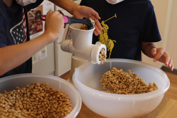 お味噌作り教室ではお子さんも楽しんで体験されました〜。