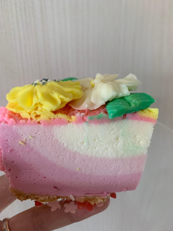 フラワーチーズケーキです。