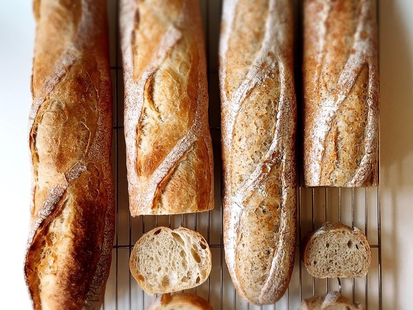 こんな本格的なフランスパンも焼けますよ！