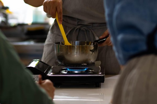 目の前で火の通り具合がわかります。シモノロパーマネントにて。