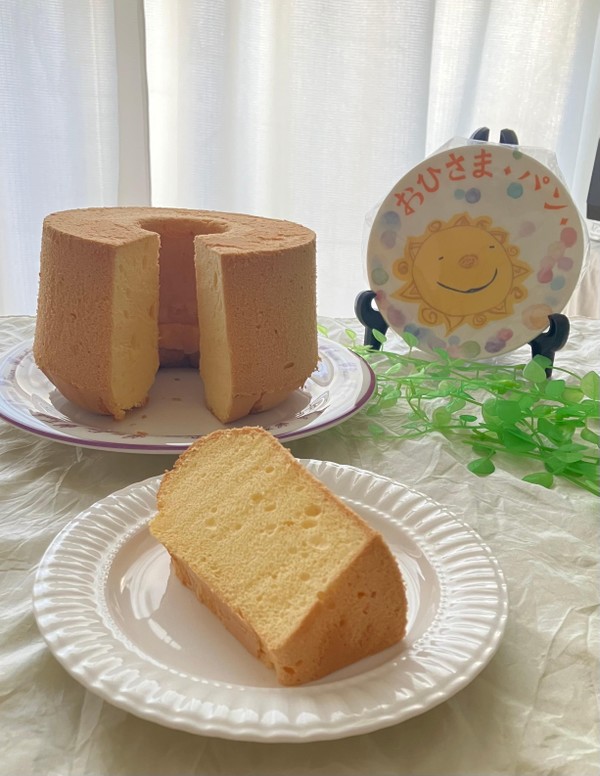 飲めるシフォンと言われるふわふわしっとりのシフォンケーキ。