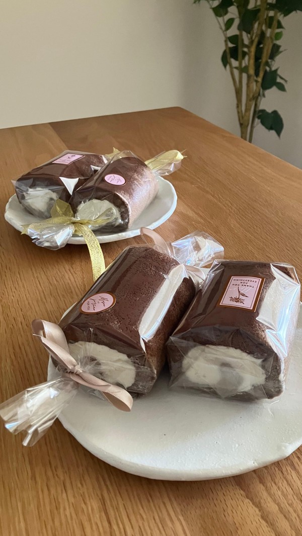 ロールケーキのレッスンはラッピングも一緒に楽しんで頂けます