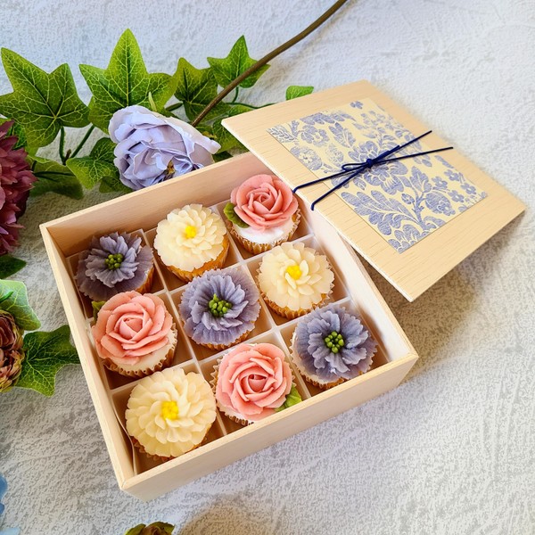 ミニカップケーキレッスン（お花絞り）