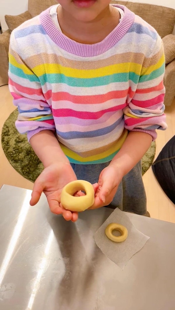 小学1年生のお客様。イーストドーナツを作ってくれました🍩