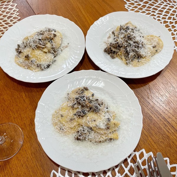 コルツェッティ　ポルチーニのクリームソースで