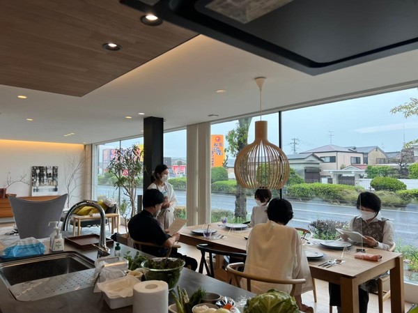 資料を使って塩だけ料理のプチ講座もついています♪