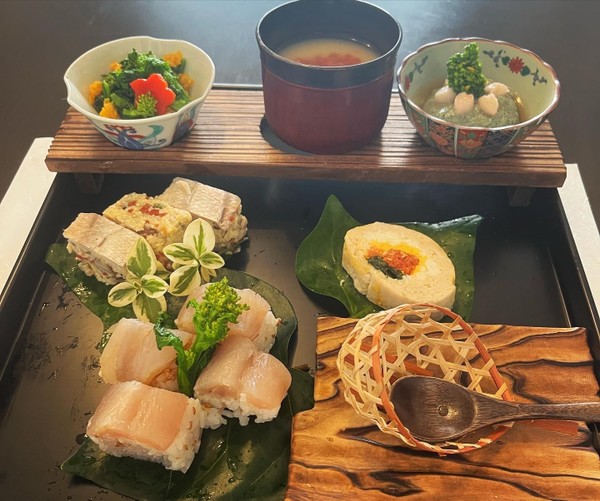 卒業生の予約(８寸)です。