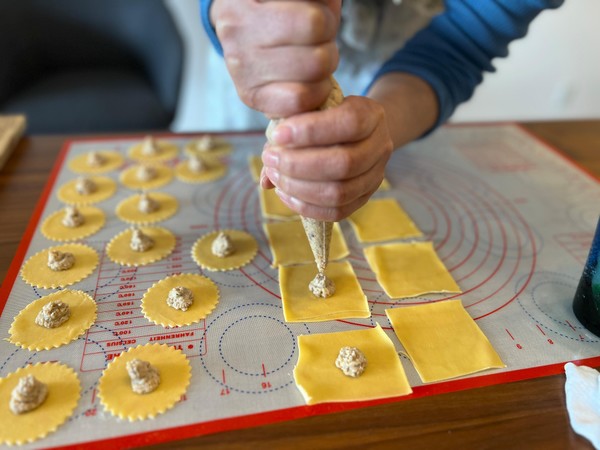 生パスタ作りは想像以上に楽しく、わいわい作ってくださいます！