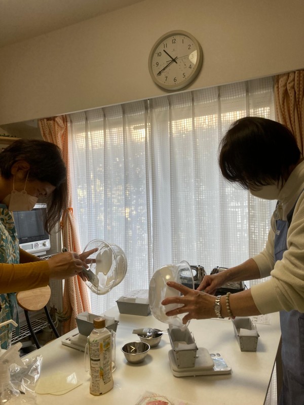 こだわりのパウンド型でお一人２本の米粉食パンを焼きます！